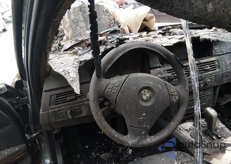 2010 BMW 328I xDrive z USA, uszkodzony, nr VIN WBAPK5C51AA649456